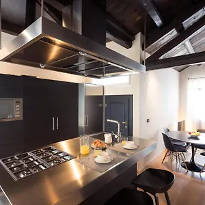 Amazing Modern Design Home, Campo Dei Mori. Wifi Appartement Venise